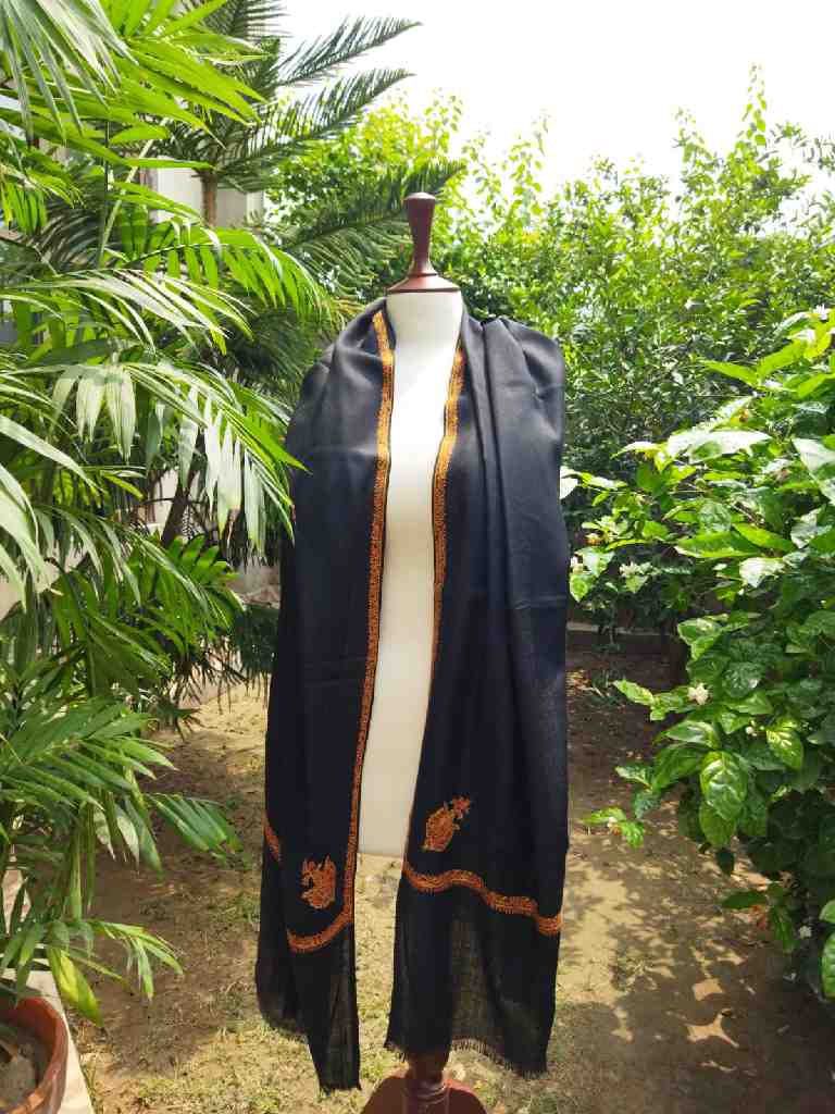 Woollen Pashmina Shawl with Kani Outline