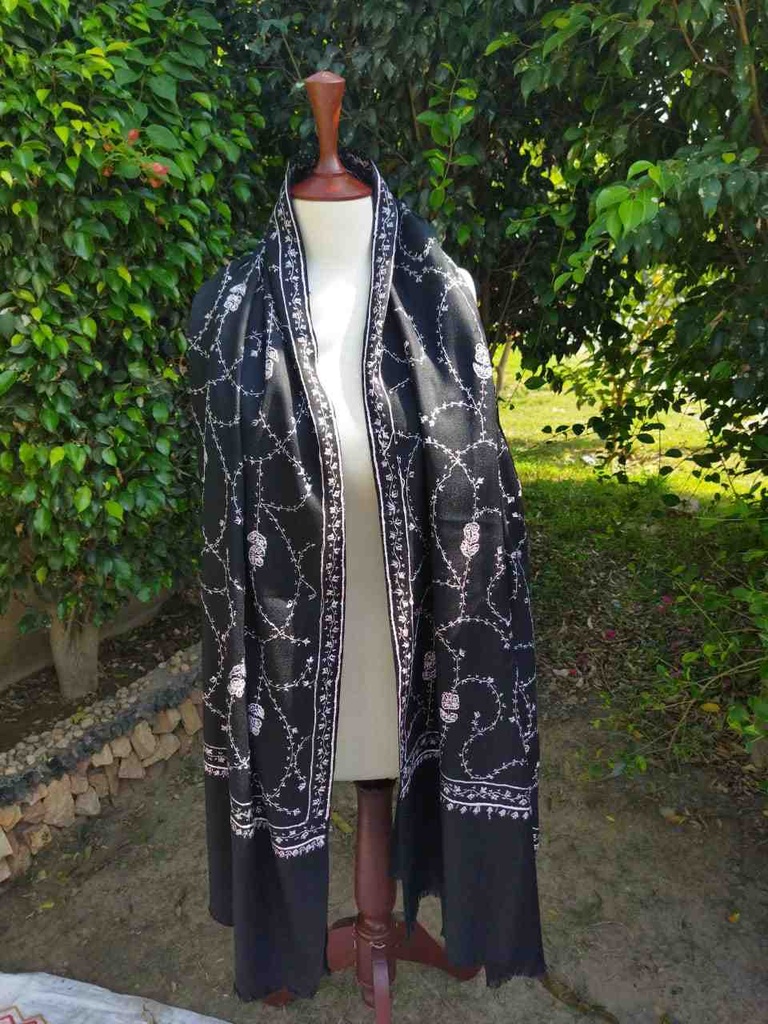 Woolen Jaaldar Pashmina shawl