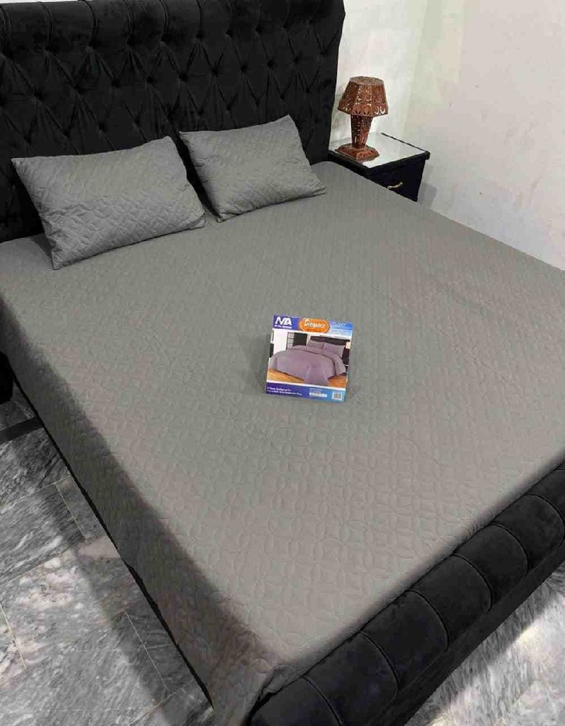 Quilted bedspread 