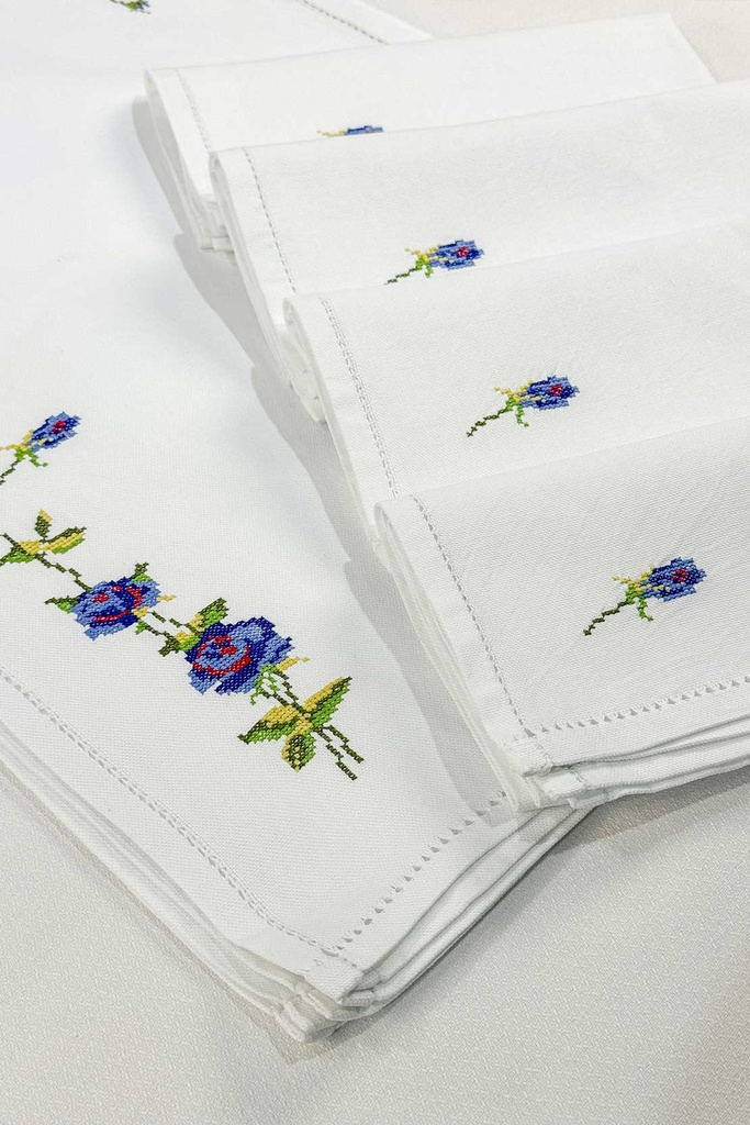 Blue Embroidered Mats Set