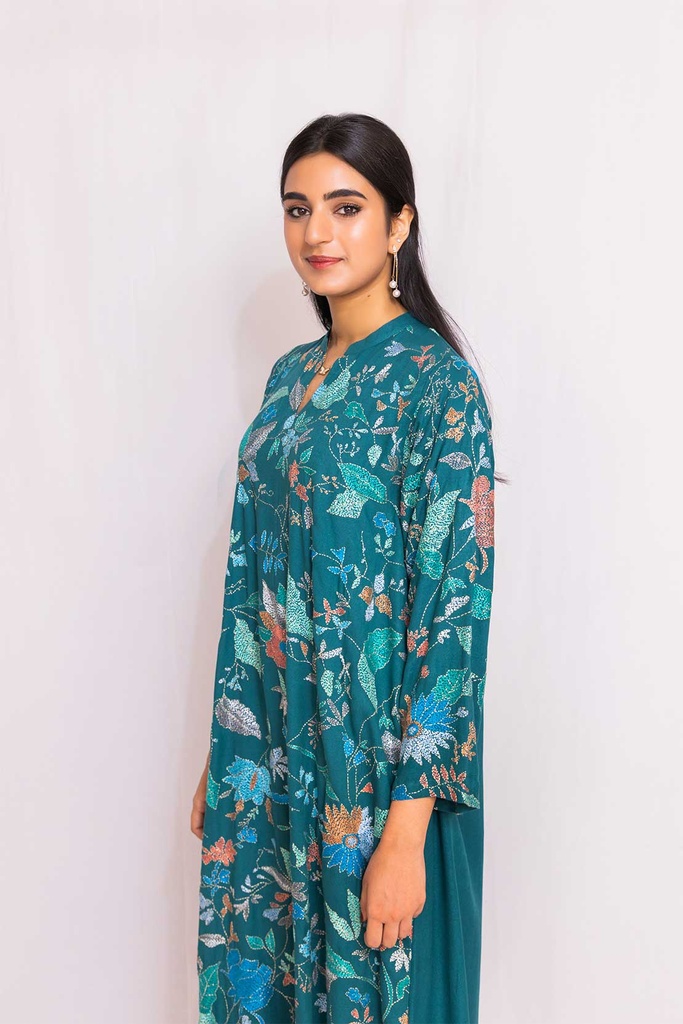 kaftan with floral embroidery
