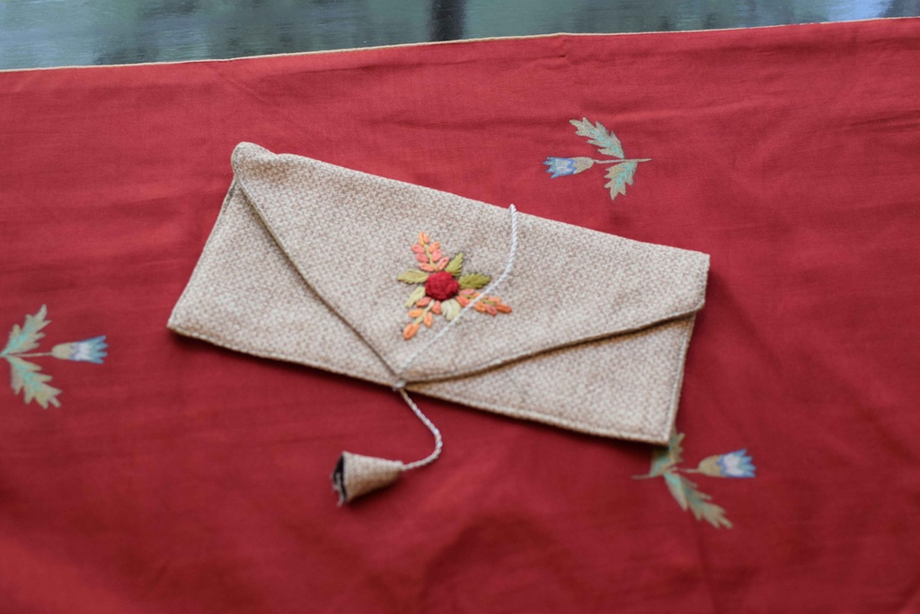 E-1 Beige Money Envelope