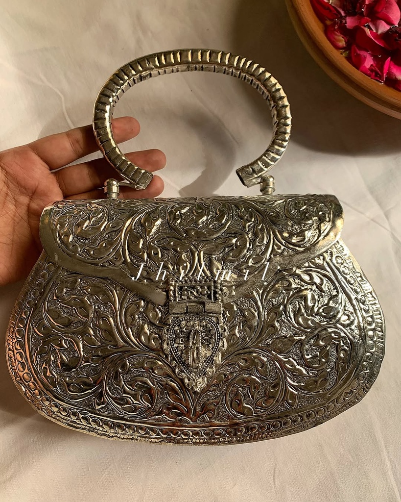 Rajhastani Metal Clutch Design 005