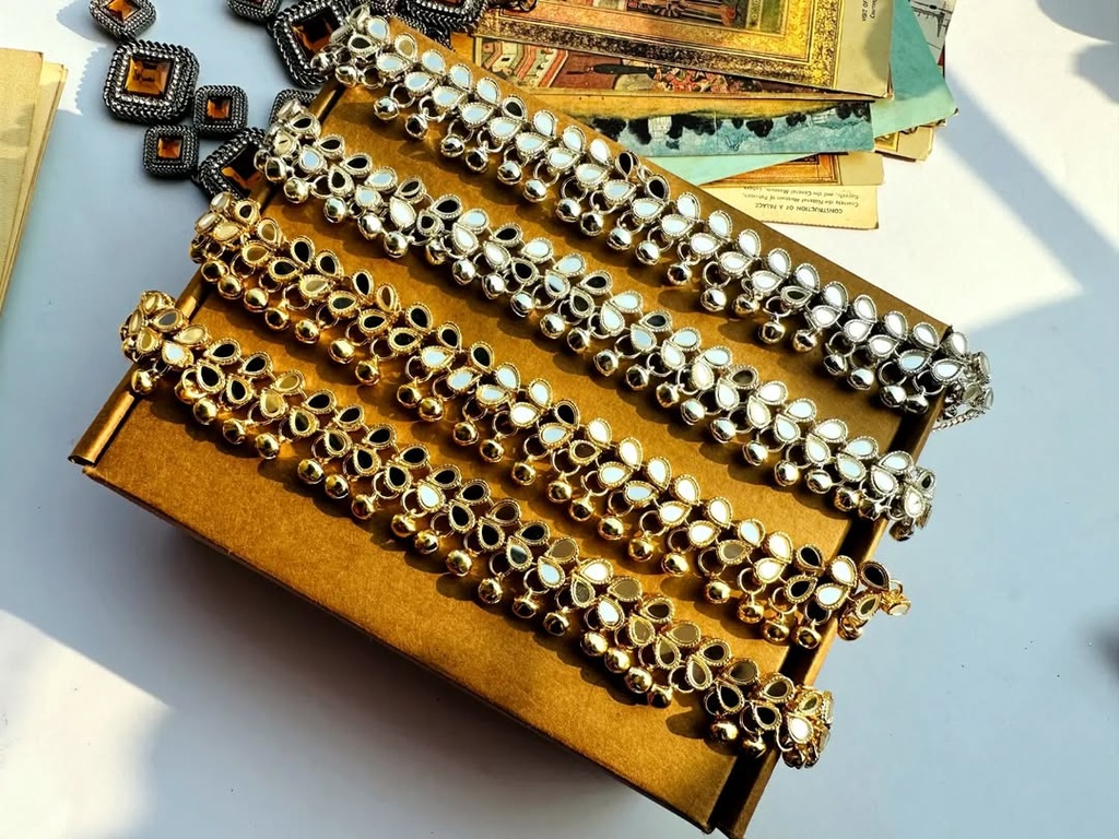 Sheesha kundan anklets