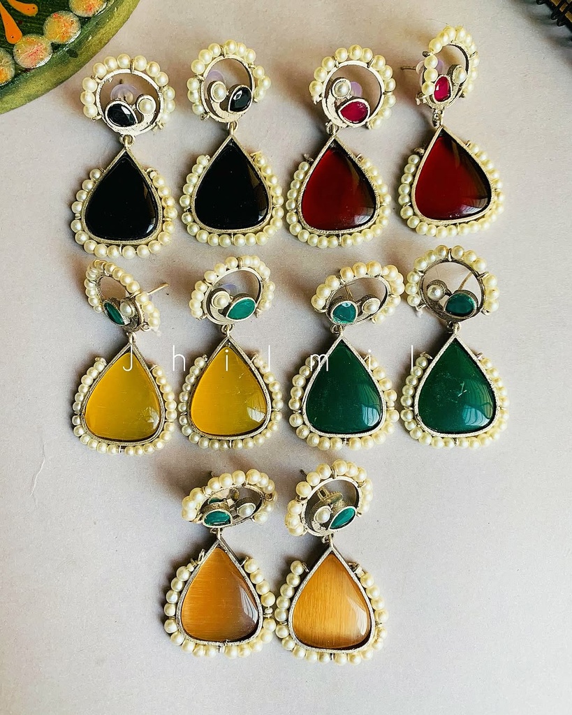 Peacock pearl Dangling ear candy