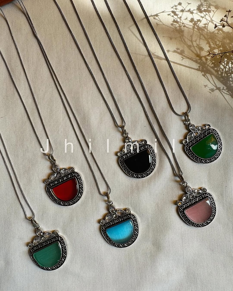 Mini Mona Lisa Stone Pendant