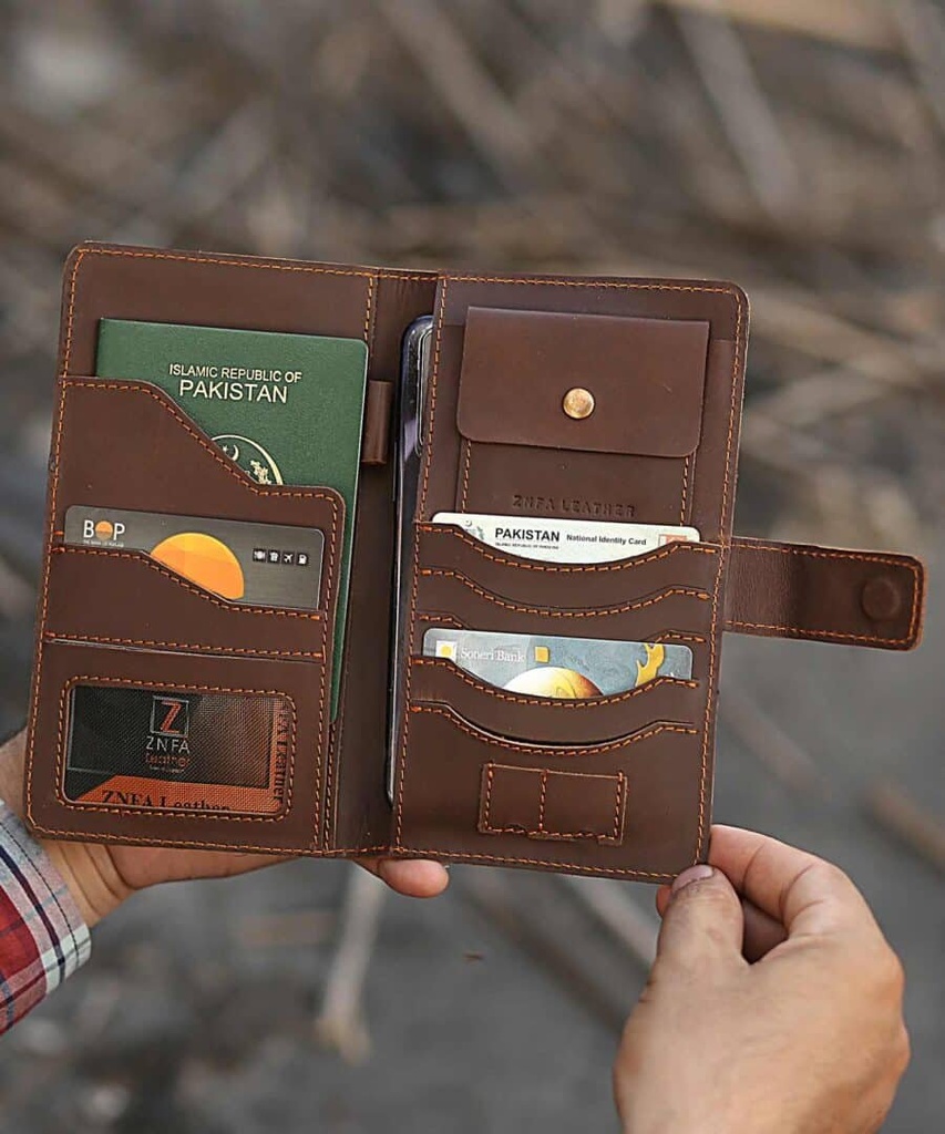 Travel Kit – Reddish Brown