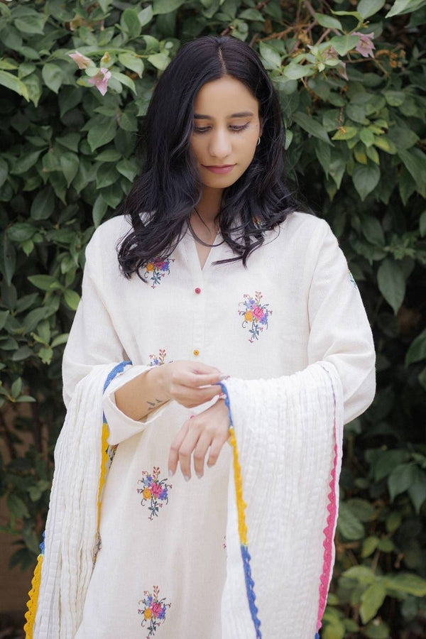 OFF-White Embroidered Pair