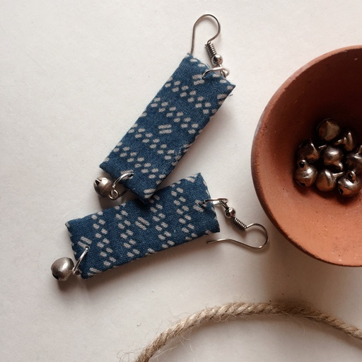 [PK4127-JW-EAR-013049] blue dash-dot