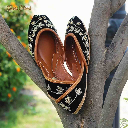 Hand Crafted Luxury Dabka Work Khussa