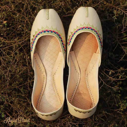 Handcrafted Tilla Work Khussa