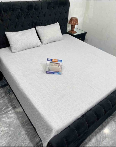 [PK4383-HM-BDC-022696] Quilted Bedspread