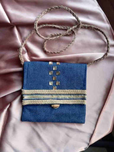 [PK4905-BG-POU-029894] Embellished jute purse