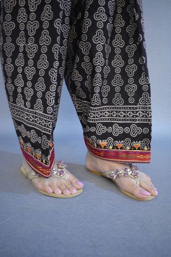 [28-v-59] Ajrak Kahani Black