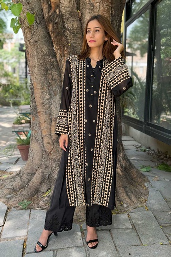 [A-2-24] Beige Applique Shirt