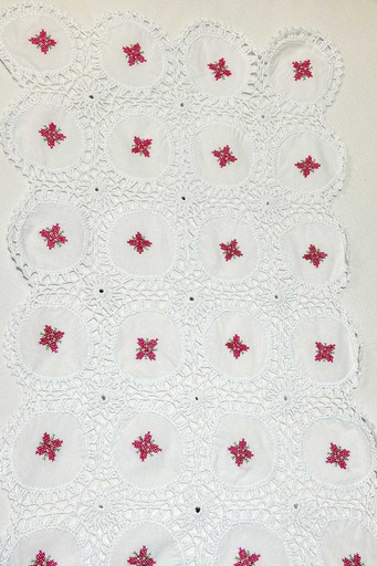 [25-TN-24] FLOWER EMBROIDERED TABLE MAT