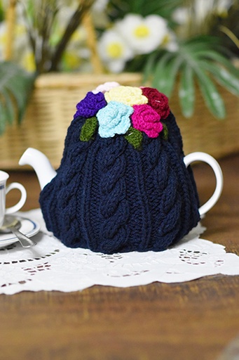 [9-kn-20] Flower Tea Cozy - Navy Blue