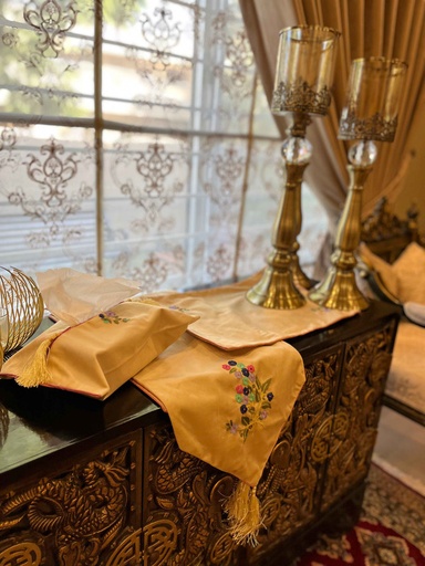 [VC-EG-DS-17] DS-17 Off-white Velvet Dining Set