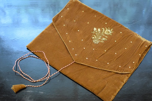 [VC-EG-VI-6] VI-6 Mustard Quran Pak Cover