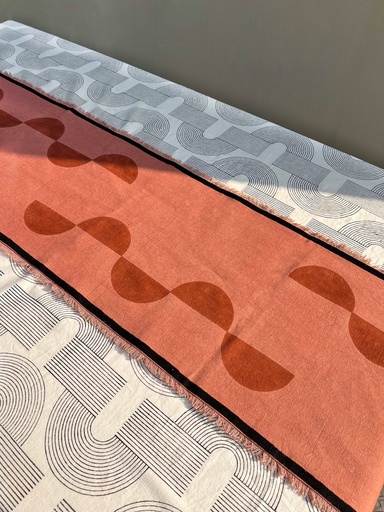 [VC-CALC-044] Rustic Serenade Table Runner