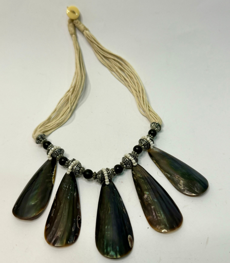 [VC-NUQ-025] Handmade Exotic Sea-Shells Necklace