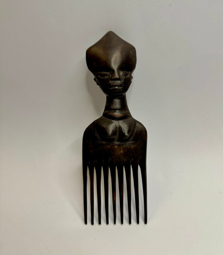 [VC-NUQ-167] African Lady Handcarved Pure Ibano Wood Comb