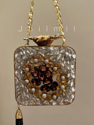 [VC-JHIL-020] Festive handmade
Clutch - Square Crystal Plum