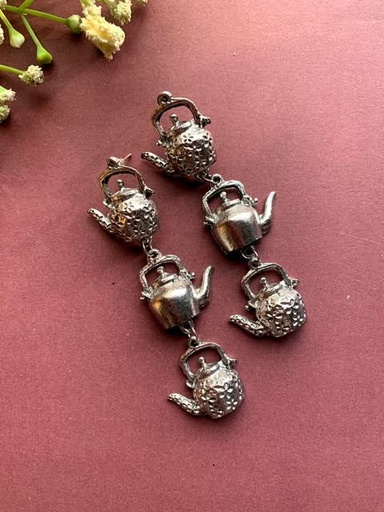 [VC-JHIL-098] Kettle Earrings