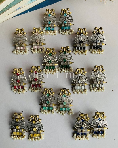 [VC-JHIL-116] Elephant Motif Dual Toned Stud