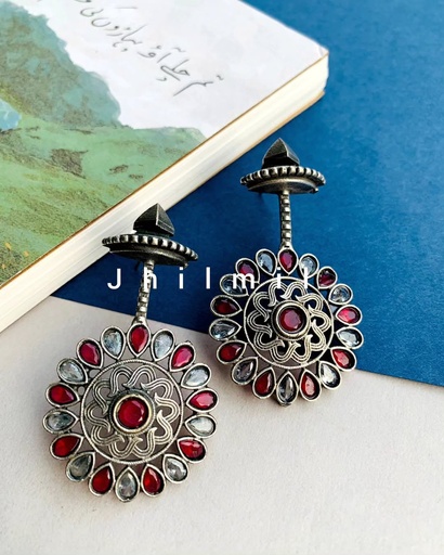 [VC-JHIL-153] Stone embellished flower drop danglers