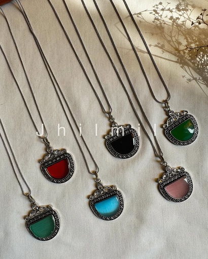 [VC-JHIL-480] Mini Mona Lisa Stone Pendant