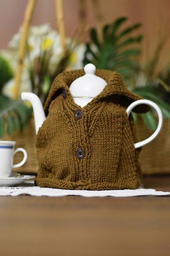 [12.TC.25] Collar Tea Cozy