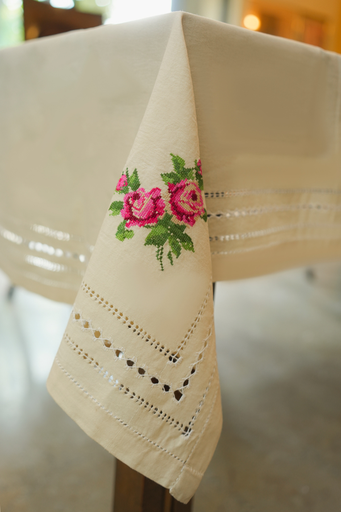 [3.DN.26] Blossom Tarkashi Dining Sheet