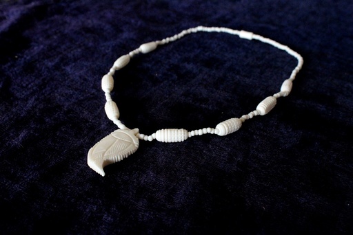 [PK0075-JW-NCK-000564] camel bone necklace